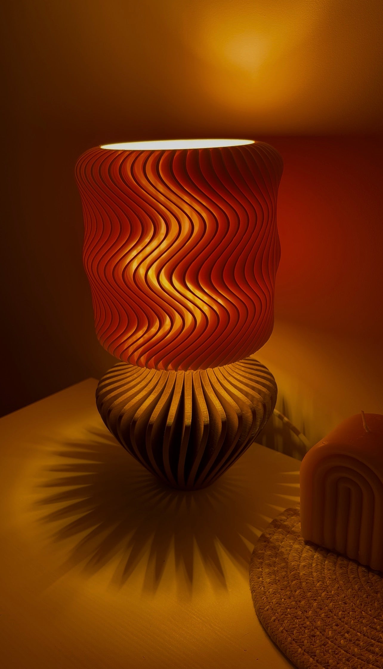 Moderna Viļņlampa ar LED Spuldzi