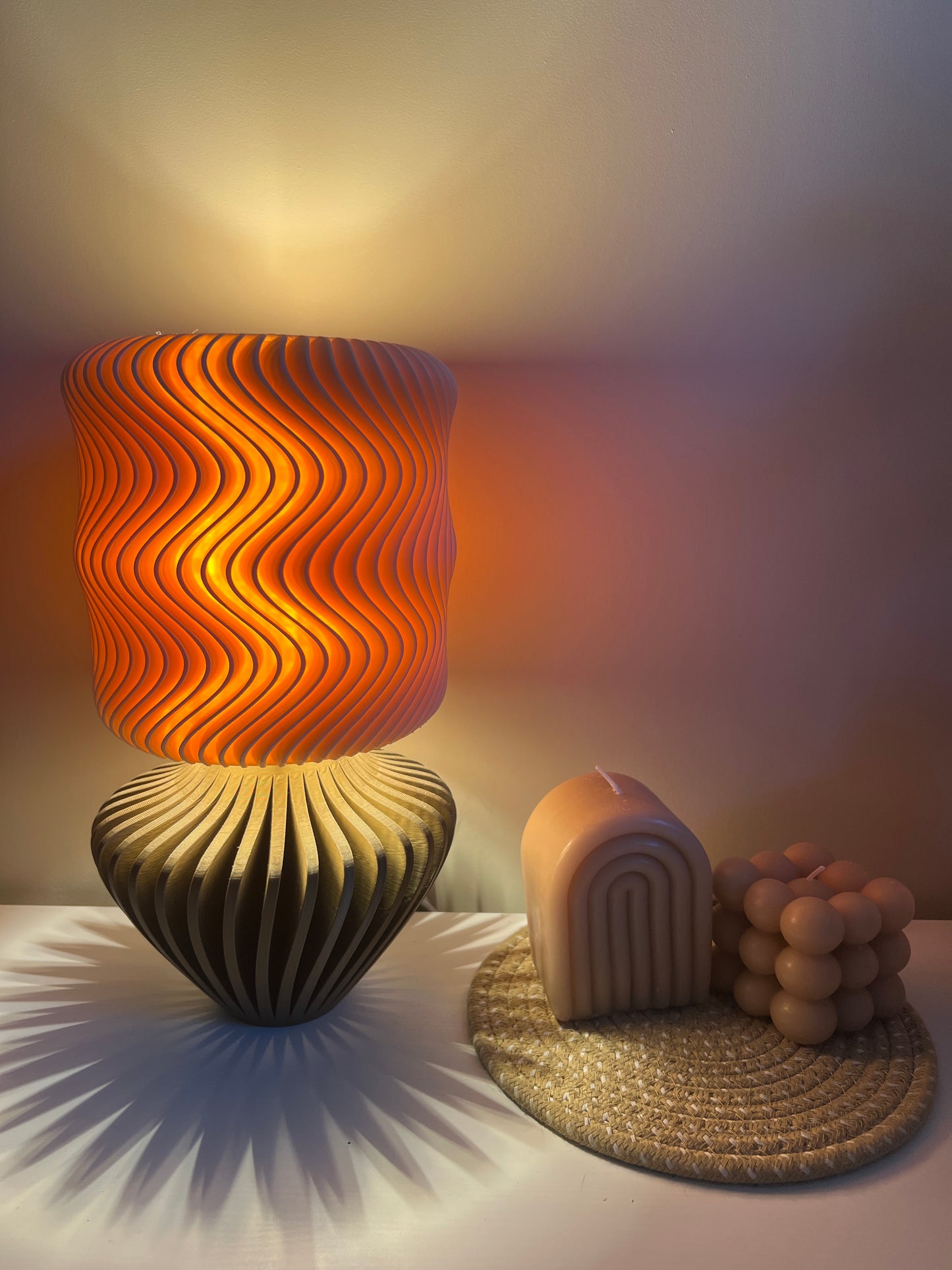 Moderna Viļņlampa ar LED Spuldzi